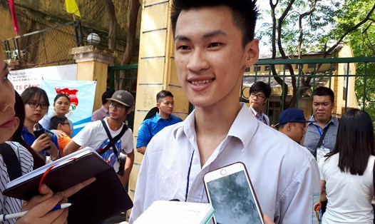 Thí sinh Phạm Thanh Liêm hoàn thành bài thi từ rất sớm (Ảnh: HN).