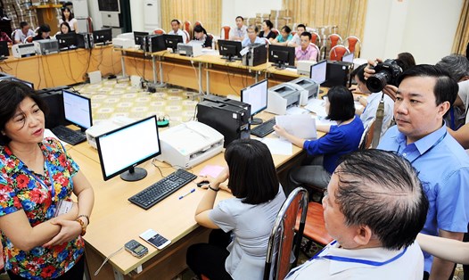 Kiểm tra công tác chấm thi THPT tại Hà Nội (Ảnh: HN)