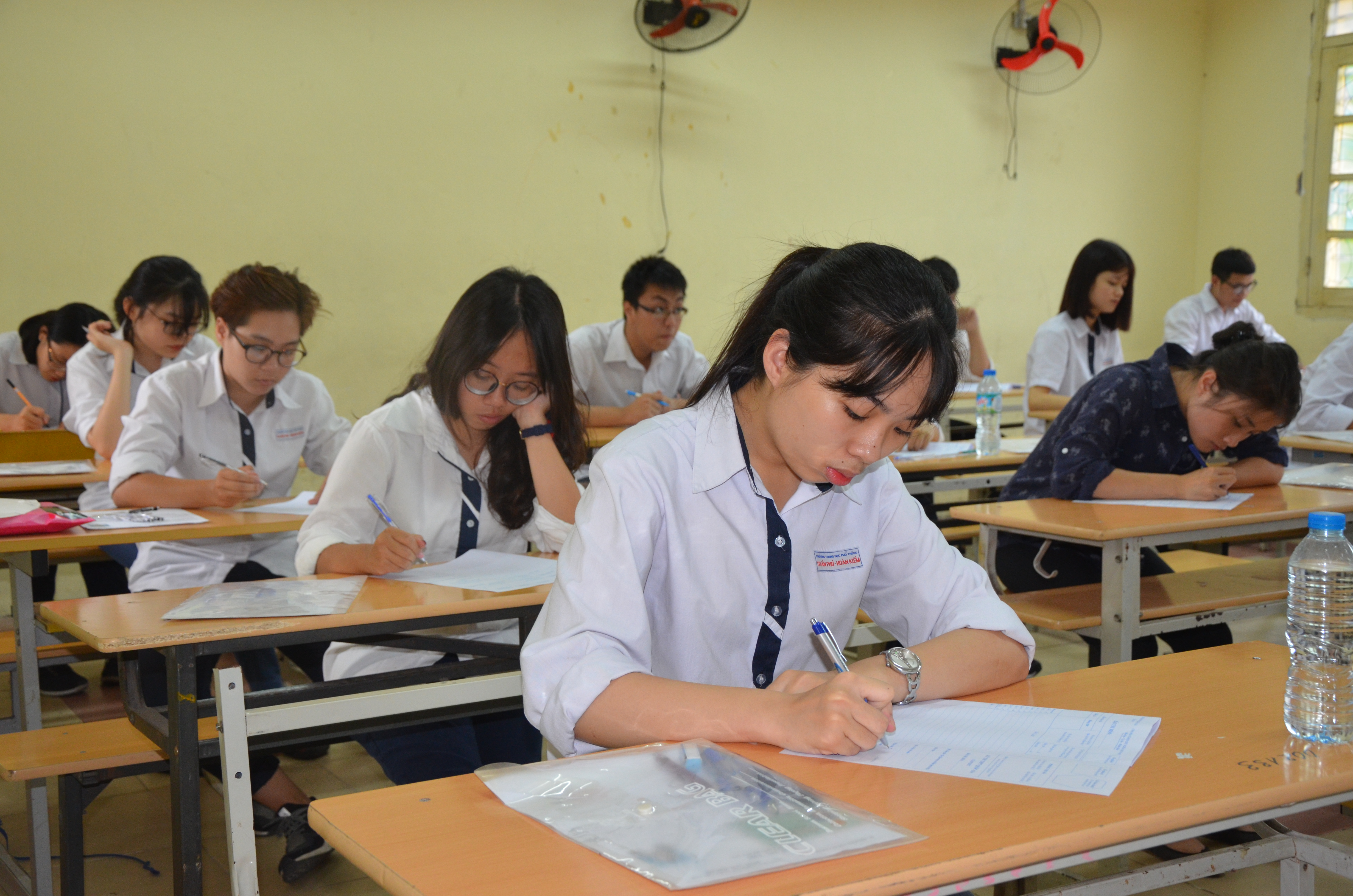 Thí sinh dự thi THPT quốc gia 2017 (Ảnh: HN)