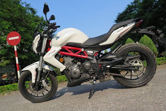 Tem xe Benelli BN302 Red Silver Candy  DecalPro Store