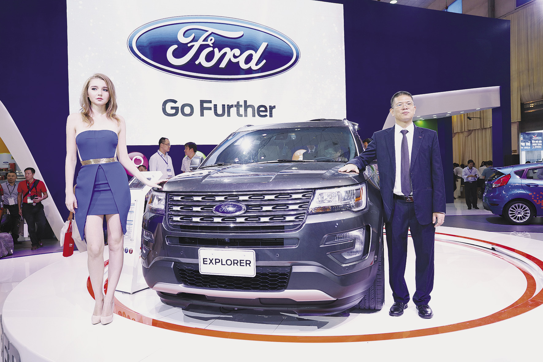 Vietnam Motor Show 2016 Ford ra mắt Explorer hoàn toàn mới