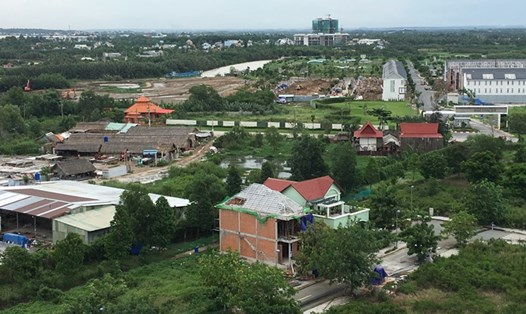 Đất nền các quận vùng ven ở TP. Hồ Chí Minh đang bị thổi giá. Ảnh: B.C