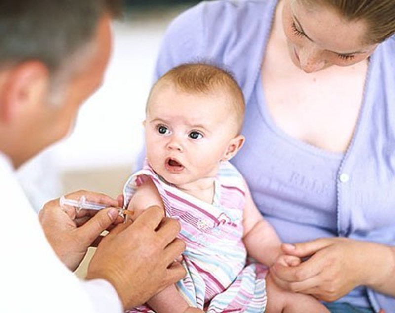 Nguy cơ không tiêm vắc xin cúm khi trẻ đang sổ mũi?
