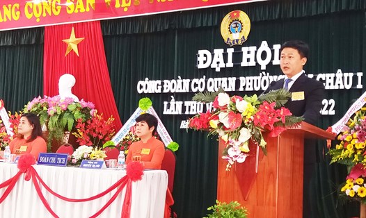 Đồng chí Nguyễn Phúc Bảo Nam báo cáo kết quả hoạt động CĐ đạt được nhiệm kỳ qua. Ảnh Thái Bình