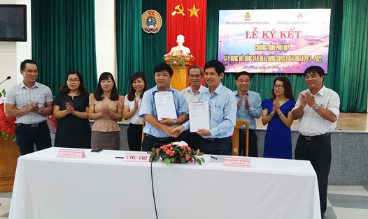 Lãnh đạo LĐLĐ TP Đà Nẵng và Sở Văn hoá & Thể thao TP Đà Nẵng ký kết chương trình phối hợp.