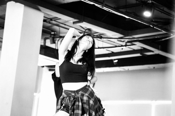 Lan Khuê gợi cảm và điêu luyện khi trổ tài vũ đạo