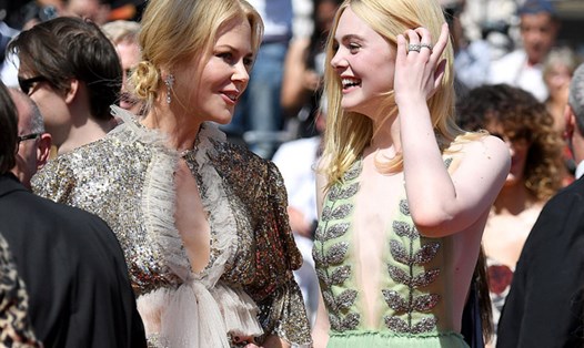  Elle Fanning quyến rũ và sexy trên thảm đỏ Cannes