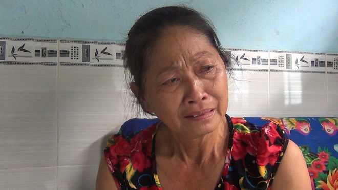 Bà nội của hai cháu bé bị mẹ bỏ rơi ở vỉa hè trần tình về hoàn cảnh bi đát 