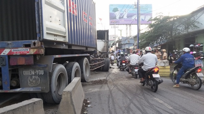 container-tong-giai-phan-cach