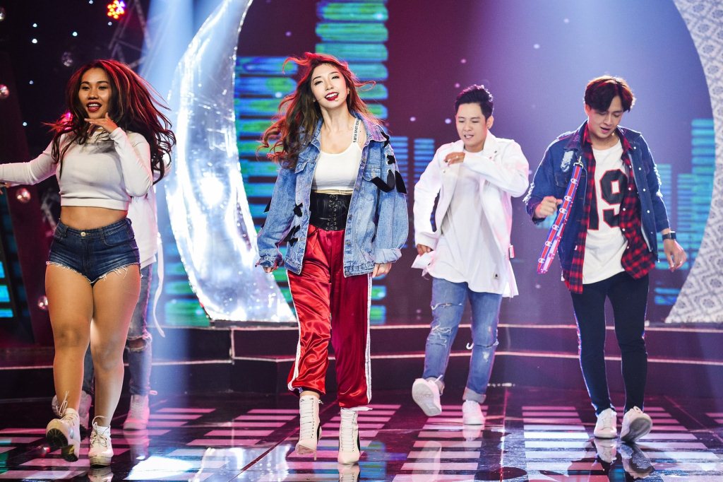 Tiết mục Yêu không đường lui (Ngô Kiến Huy – Khổng Tú Quỳnh). Ảnh: B.N