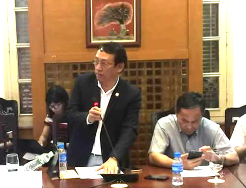 Ông Huỳnh Tấn Vinh - Chủ tịch Hiệp hội du lịch Đà Nẵng trong một tọa đàm về khu bảo tồn thiên nhiên Sơn Trà do Tổng cục Du lịch tổ chức. Ảnh: H.V.