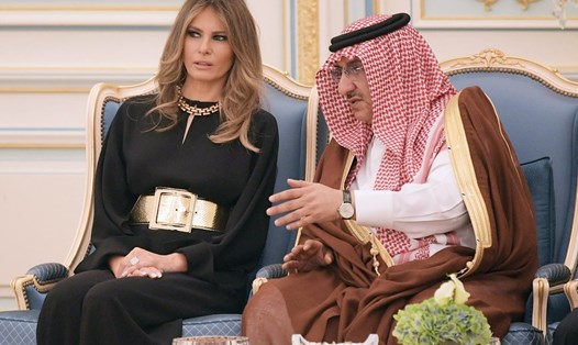 Bà Melania Trump và Quốc vương Salman. (Ảnh: Reuters)
