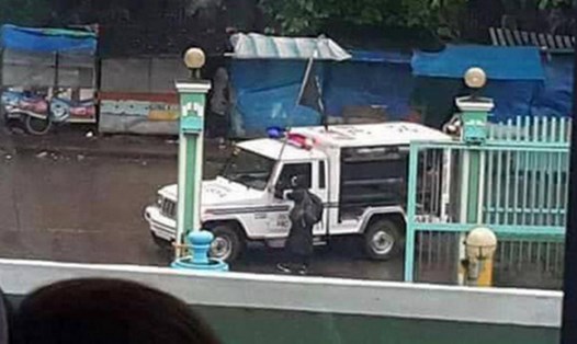 Một tay súng trên đường phố Marawi. (Ảnh: Jamie Lucman)