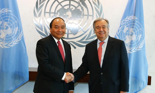 Thủ tướng Nguyễn Xuân Phúc và Tổng Thư ký Liên Hợp Quốc Antonio Guterres. (Ảnh: VGP)