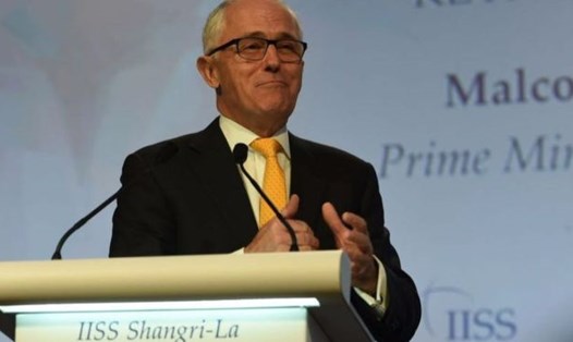 Thủ tướng Turnbull phát biểu trong bài diễn văn đề dẫn tại Singapore. (Ảnh: BBC/Getty)