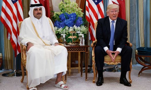 Tổng thống Donald Trump gặp Tiểu vương Qatar vào tháng trước, nói rằng Mỹ và Qatar là "bạn bè lâu năm". Ảnh: ABC.