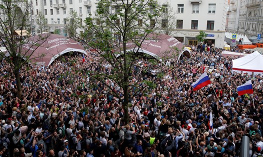 Khoảng 4.500 người tham gia biểu tình bất hợp pháp ở Mátxcơva hôm 12.6. Ảnh: RT