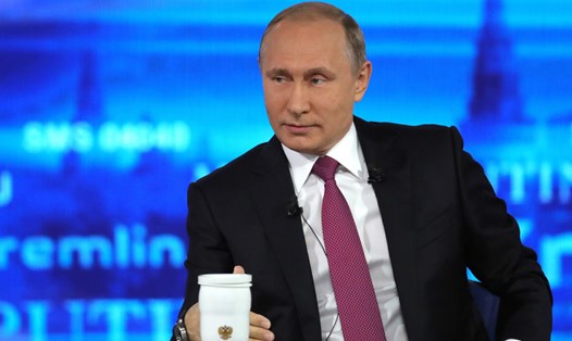 Tổng thống Nga Vladimir Putin trong cuộc đối thoại trực tuyến ngày 15.6. Ảnh: Sputnik