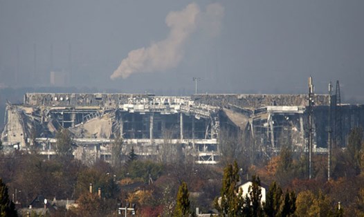 Sân bay Donetsk bị tàn phá trong chiến sự. Ảnh: RT