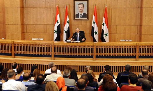 Thứ trưởng Ngoại giao Syria Faisal Mekdad trong cuộc họp báo ngày 3.7. Ảnh: Xinhua