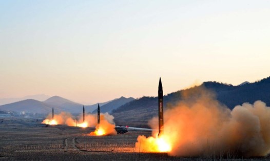 Triều Tiên phóng 4 tên lửa đạn đạo trong một cuộc tập trận không rõ ngày tháng. Ảnh: Getty Images