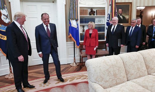 Tổng thống Donald Trump tiếp Bộ trưởng Ngoại giao Nga Sergei Lavrov, tại Nhà Trắng ngày 10.5.2017. Ảnh: AP