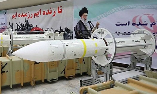 Iran sản xuất tên lửa bằng công nghệ hiện đại để bảo vệ không phận. Ảnh: EPA
