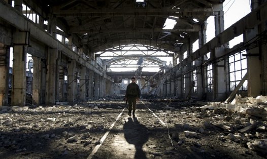 Một khu nhà bị phá huỷ ở Donetsk. Ảnh: AFP