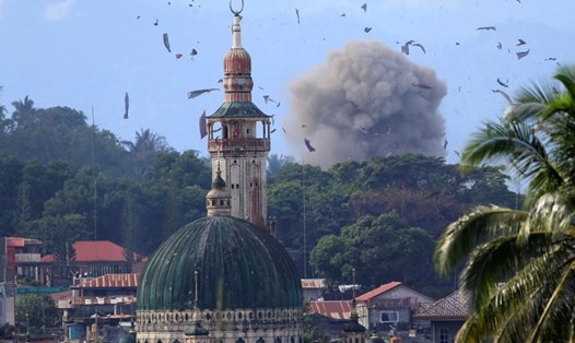 Philippines đang chiến đấu chống lại nhóm Hồi giáo Maute thân IS ở Marawi. Ảnh: NYT