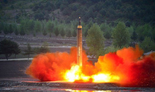 Vụ thử tên lửa Hỏa Tinh -12 của Triều Tiên. Ảnh: AFP.