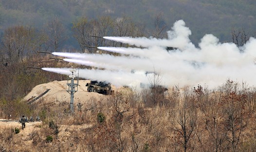 Hệ thống phóng đa tên lửa của quân đội Hàn Quốc. Ảnh: Reuters