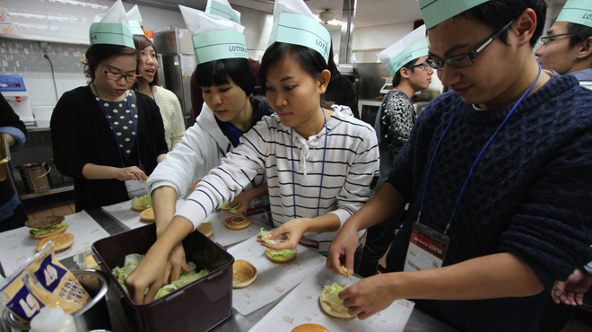 Chi tiết danh sách việc làm miễn phí ngày hôm nay 14.1