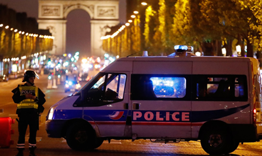 An ninh thắt chặt xung quanh hiện trường phiến quân IS xả súng khiến một cảnh sát thiệt mạng ở Paris