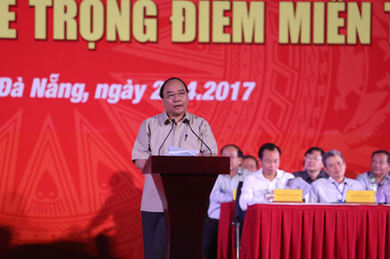 Thủ tướng Nguyễn Xuân Phúc: thủ tục hành chính phải tạo điều kiện thuận lợi cho người dân và doanh nghiệp