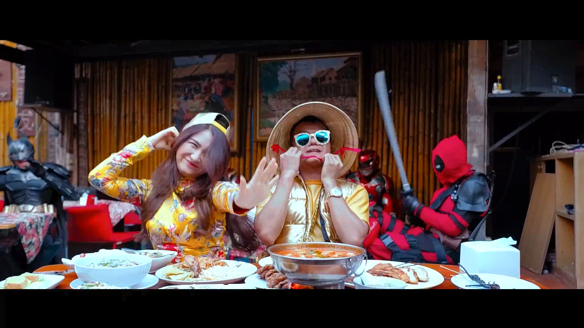 Top 5 showbiz: Hòa Minzy hát tiếng Thái "như đúng rồi" trong phiên bản Thái của "Ăn gì đây"