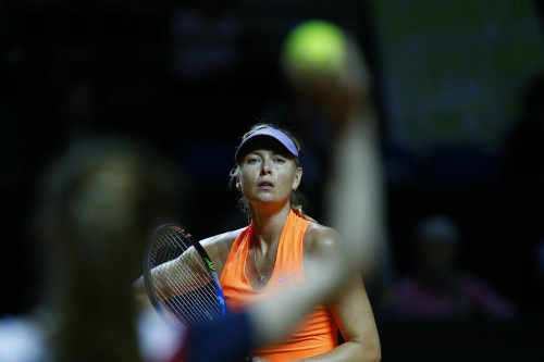 Masha thể hiện sức mạnh đáng nể khi thắng Kontaveit 2 - 0 ở tứ kết Stuttgart Open 