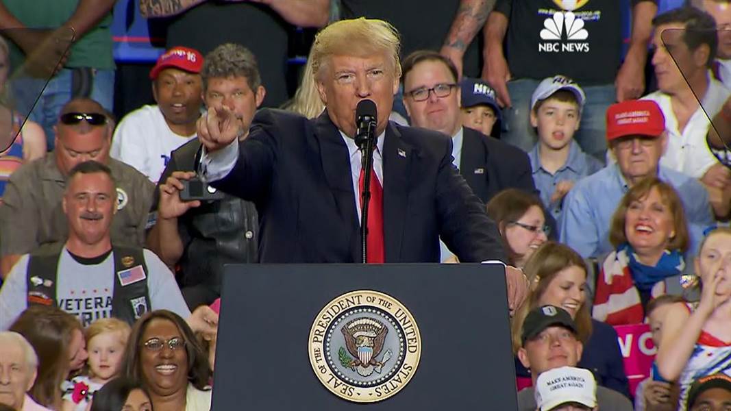 Trump kêu gọi đoàn kết khi nói: "Tất cả chúng ta đều chảy dòng máu đỏ"