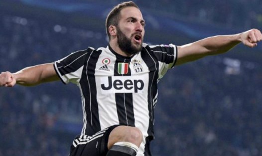 Juventus vất vả cầm hòa Torino 1 - 1 trên sân nhà