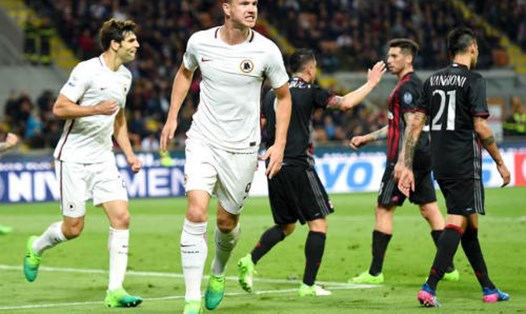 AC Milan thất thủ 1 - 4 trên sân nhà trước AS Roma