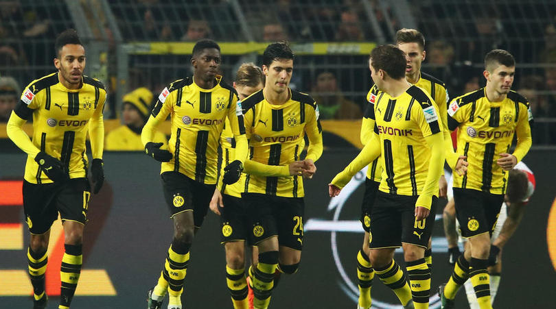 Dortmund chật vật cầm hòa Augsburg 1 - 1