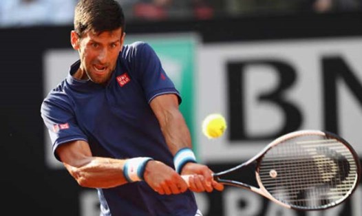 Novak Djokovic vượt qua Aljaz Bedene 2 - 0 để vào vòng 3 Rome Masters