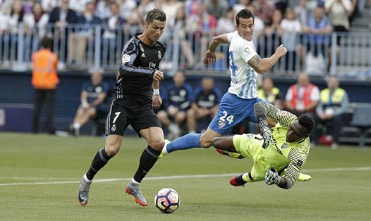 Thắng dễ Malaga 2 - 0, Real trở thành tân vương của La Liga