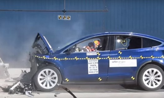Công nghệ 360: Tesla Model X đạt 5 sao trong bài kiểm tra độ an toàn