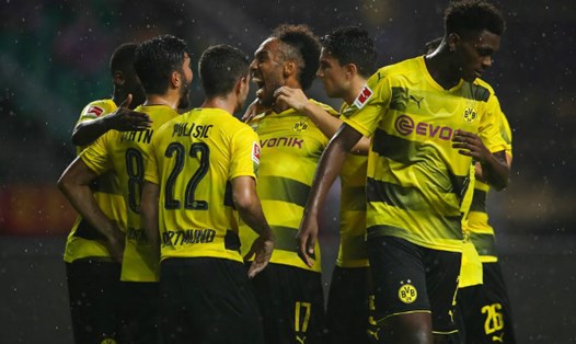  Aubameyang lập cú đúp, Dortmund thắng dễ Milan 3 - 1