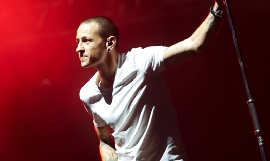 Đây là MV cuối cùng của thành viên Chester Bennington (Linkin Park) sau khi anh bất ngờ tự sát tại nhà riêng