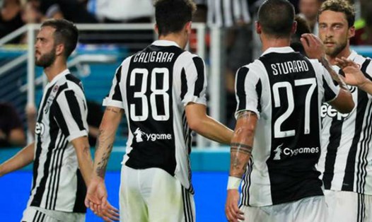 Juventus thắng kịch tính AS Roma ở loạt penalty cân não 