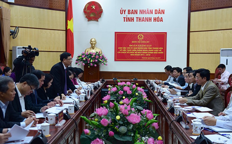 Đoàn giám sát làm việc với lãnh đạo tỉnh Thanh Hóa.