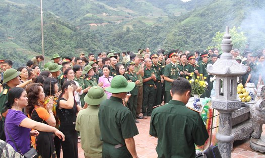 Đoàn cựu binh thuộc sư đoàn 356 tại khu vực Hà Nội trở về chiến trường xưa, khoảng hơn 200 người. 