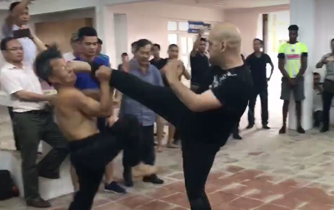 Ảnh trận đấu cắt từ video.