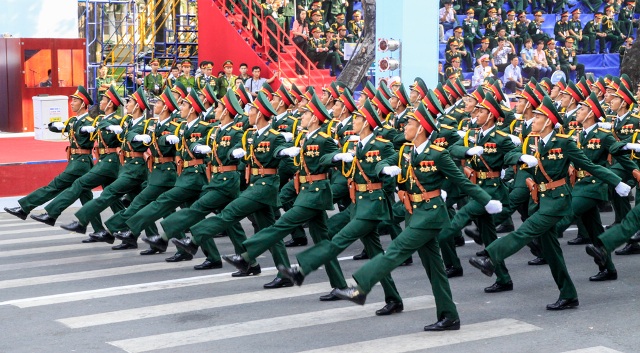 Lực lượng quân đội tham gia tổng duyệt diễu binh, diễu hành năm 2015 (Ảnh: VOH)